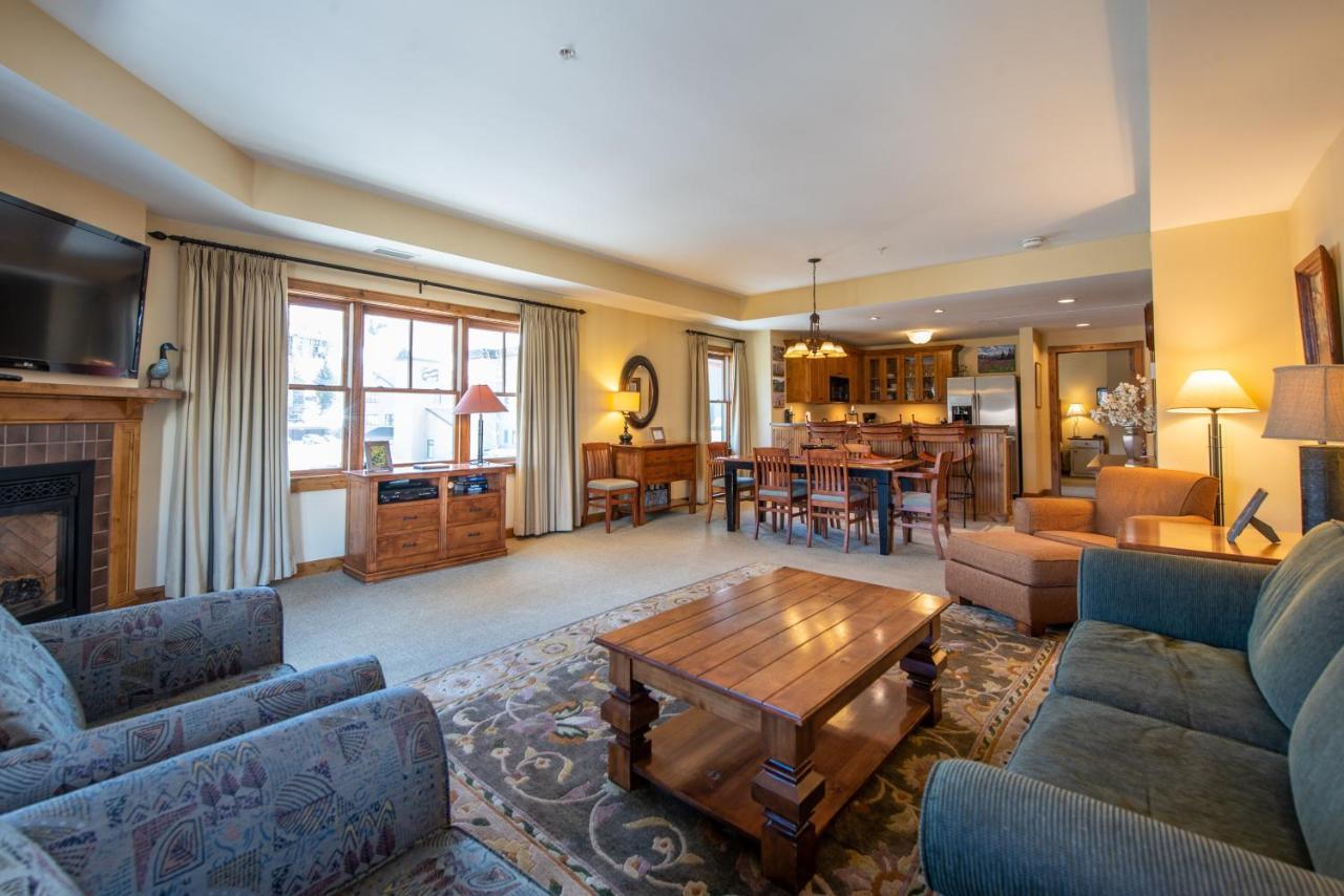 Two Bedroom Condo With Balcony Over Mountaineer Square - Just Steps From The Slopes! Condo Crested Butte Extérieur photo