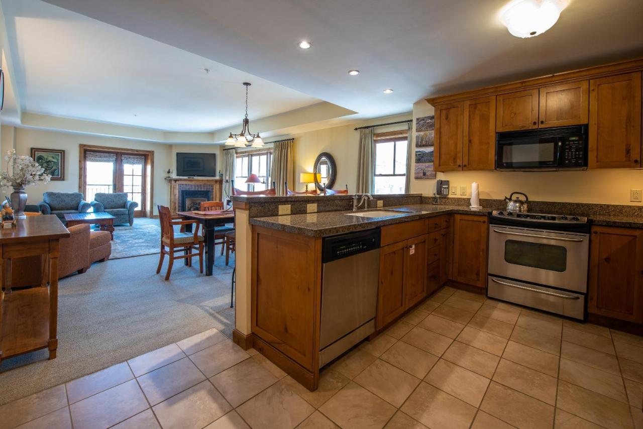 Two Bedroom Condo With Balcony Over Mountaineer Square - Just Steps From The Slopes! Condo Crested Butte Extérieur photo