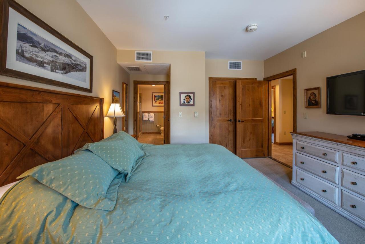 Two Bedroom Condo With Balcony Over Mountaineer Square - Just Steps From The Slopes! Condo Crested Butte Extérieur photo