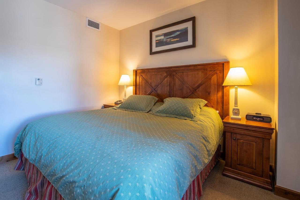 Two Bedroom Condo With Balcony Over Mountaineer Square - Just Steps From The Slopes! Condo Crested Butte Extérieur photo